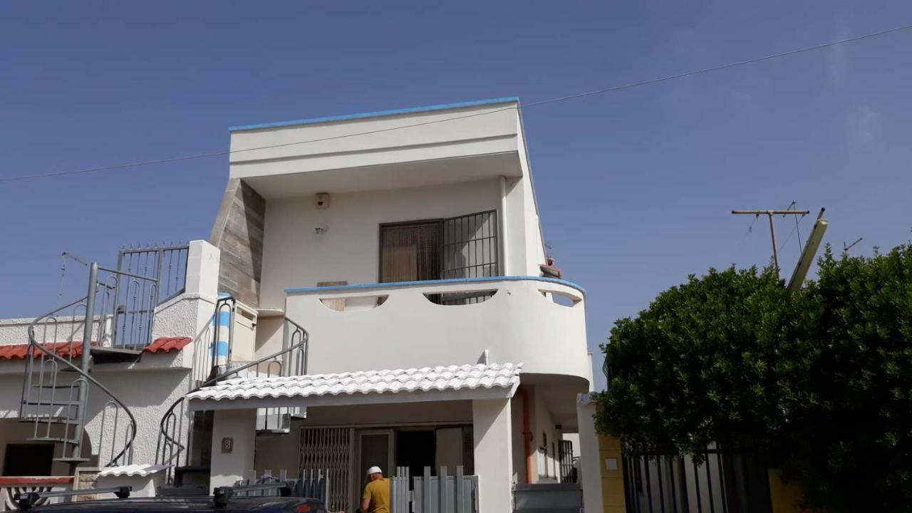 Villino Celeste fronte spiaggia Torre Lapillo Esterno foto