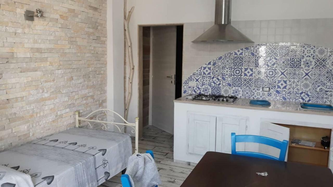 Villino Celeste fronte spiaggia Torre Lapillo Esterno foto